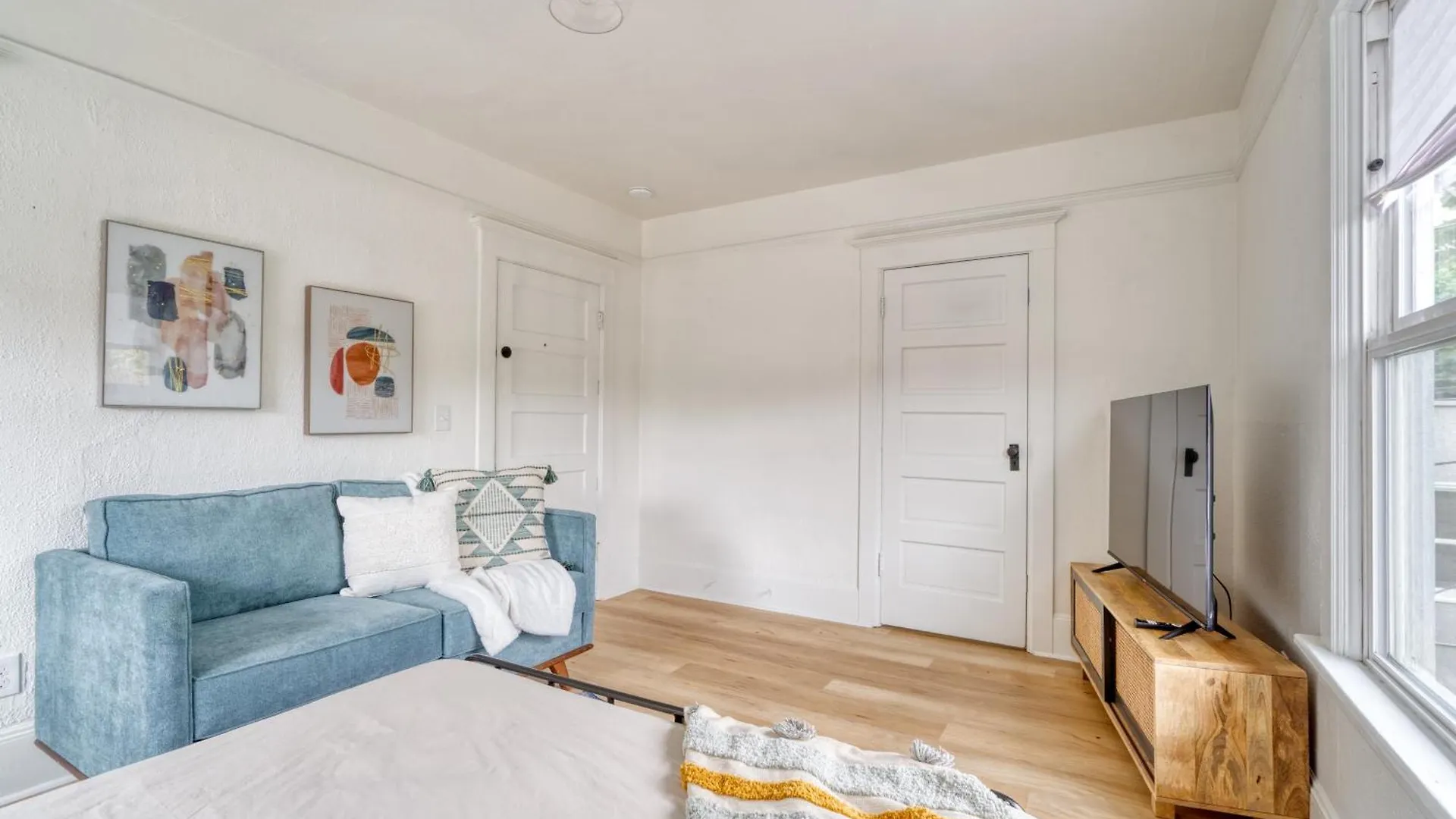 Stay Portland - The Bohemian Bungalow On Broadway - 94 Walkscore