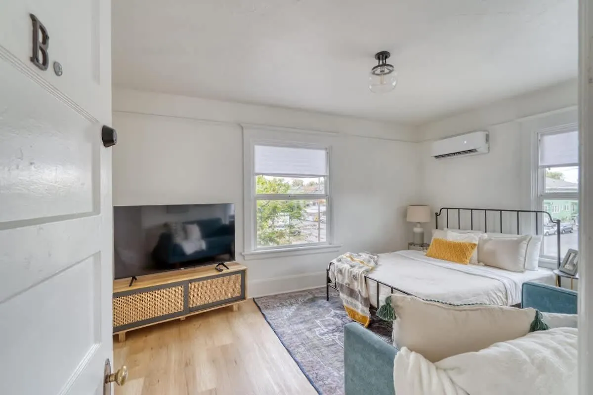 Stay Portland - The Bohemian Bungalow On Broadway - 94 Walkscore